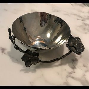 Excellent condition Michael Aram silver dish